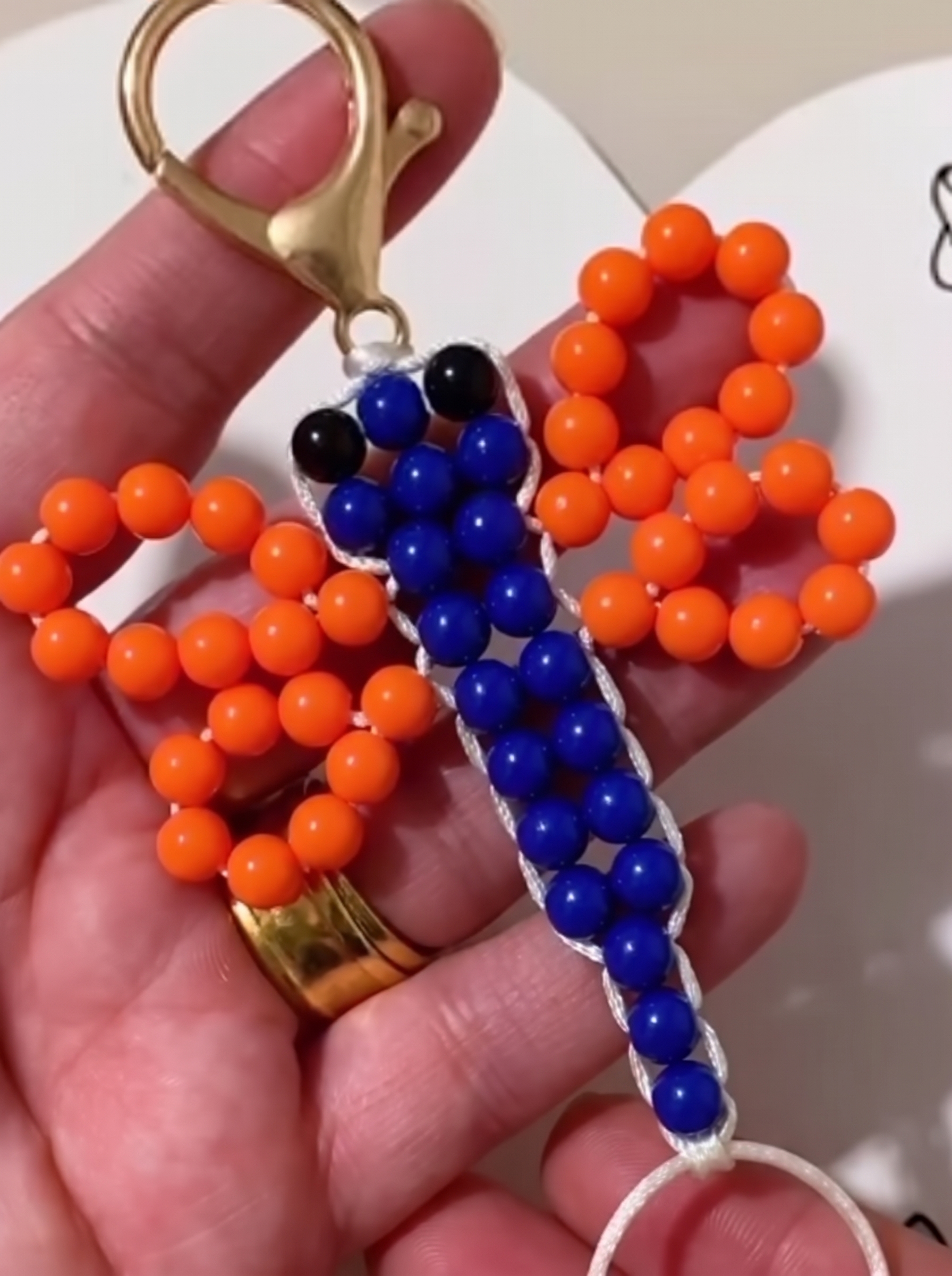 Porte-clés en forme de papillon fabriqués à partir de perles de poney : 7 idées géniales